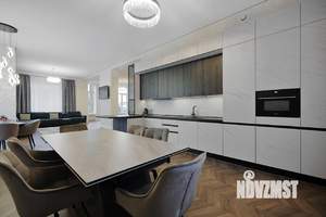 Дом 525м², 2-этажный, участок 14 сот.  