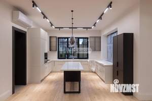 Коттедж 650м², 2-этажный, участок 18 сот.  