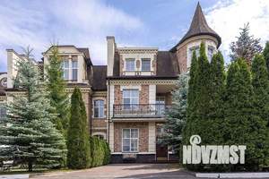 Таунхаус 350м², 3-этажный, участок 8 сот.  