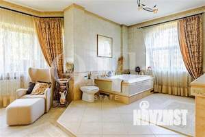 Дом 760м², 3-этажный, участок 30 сот.  