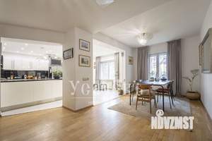 Дом 700м², 3-этажный, участок 18 сот.  