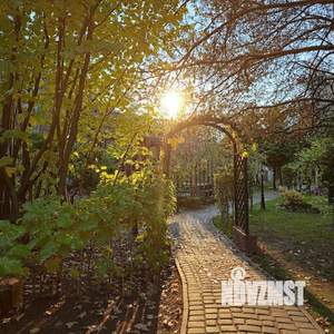 Коттедж 780м&sup2;, 4-этажный, участок 26 сот.  