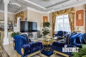 Дом 1650м², 3-этажный, участок 49 сот.  