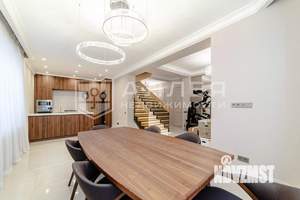 Дом 450м², 2-этажный, участок 16 сот.  