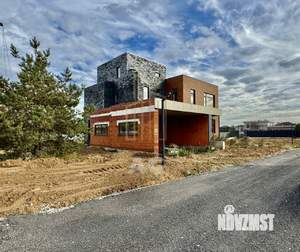 Дом 372м², 3-этажный, участок 10 сот.  