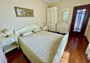 Дом 370м², 2-этажный, участок 11 сот.  