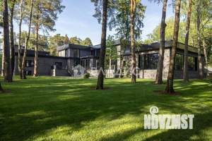 Дом 1700м², 2-этажный, участок 46 сот.  