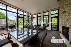 Дом 600м&sup2;, 2-этажный, участок 20 сот.  