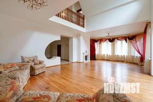 Дом 370м², 2-этажный, участок 12 сот.  