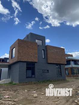 Коттедж 308м², 3-этажный, участок 6 сот.  