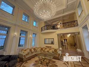 Дом 740м&sup2;, 3-этажный, участок 28 сот.  