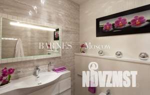 Дом 1860м², 2-этажный, участок 55 сот.  