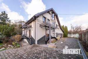 Дом 600м², 3-этажный, участок 29 сот.  