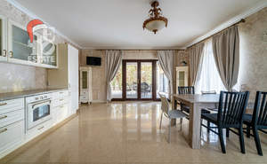 Дом 398м&sup2;, 2-этажный, участок 7 сот.  