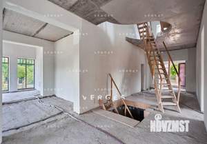 Дом 700м², 2-этажный, участок 24 сот.  