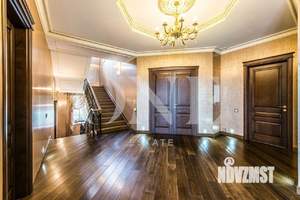 Дом 900м², 3-этажный, участок 17 сот.  