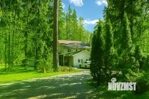 Дом 222м², 2-этажный, участок 30 сот.  