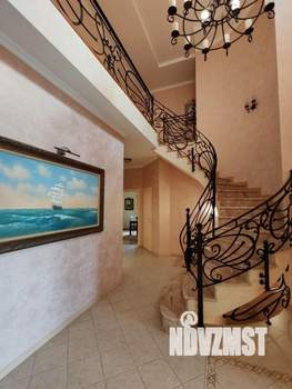 Коттедж 670м², 3-этажный, участок 16 сот.  