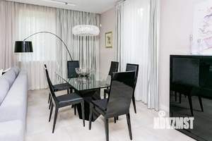 Дом 259м², 2-этажный, участок 6 сот.  