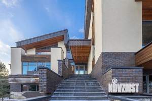 Дом 709м&sup2;, 3-этажный, участок 39 сот.  