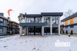 Дом 450м&sup2;, 2-этажный, участок 10 сот.  