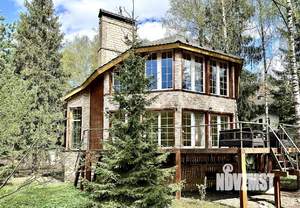 Коттедж 280м², 3-этажный, участок 8 сот.  