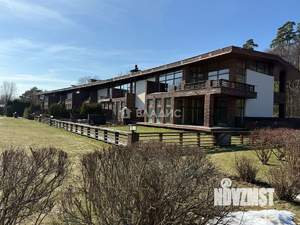 Таунхаус 371м², 3-этажный, участок 3 сот.  