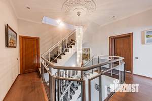 Коттедж 740м², 3-этажный, участок 21 сот.  