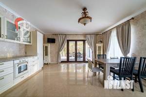 Дом 398м&sup2;, 2-этажный, участок 7 сот.  