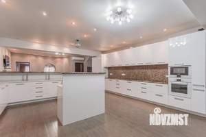 Таунхаус 350м², 3-этажный, участок 4 сот.  