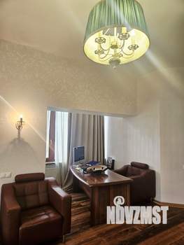 Коттедж 630м², 3-этажный, участок 30 сот.  