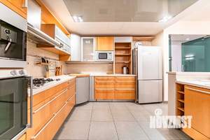 Коттедж 500м², 4-этажный, участок 15 сот.  