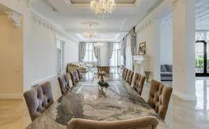 Дом 1660м², 2-этажный, участок 25 сот.  