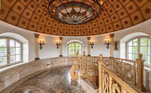 Дом 1778м², 2-этажный, участок 28 сот.  