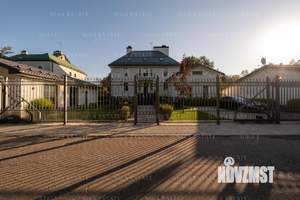 Коттедж 900м², 4-этажный, участок 30 сот.  