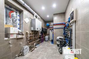 Дом 245м&sup2;, 2-этажный, участок 7 сот.  