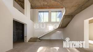 Дом 1700м², 2-этажный, участок 46 сот.  