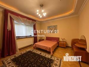 Коттедж 1107м², 3-этажный, участок 66 сот.  