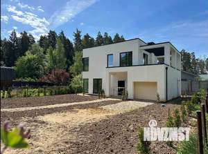 Дом 176м², 2-этажный, участок 6 сот.  