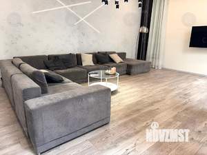 Таунхаус 385м², 3-этажный, участок 8 сот.  