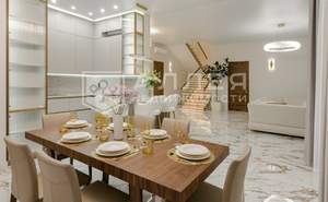 Дом 250м², 2-этажный, участок 10 сот.  