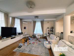 Коттедж 700м², 3-этажный, участок 22 сот.  