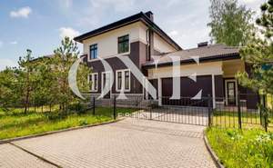 Дом 372м², 2-этажный, участок 9 сот.  