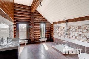 Дом 560м&sup2;, 2-этажный, участок 130 сот.  