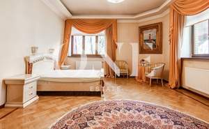 Дом 1107м², 3-этажный, участок 66 сот.  