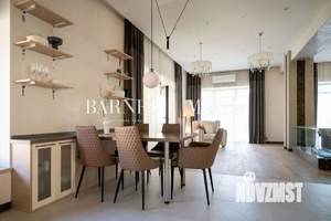 Дом 600м&sup2;, 2-этажный, участок 19 сот.  