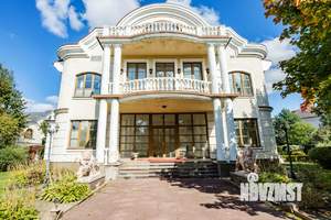 Дом 675м², 2-этажный, участок 18 сот.  