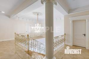Дом 1600м², 3-этажный, участок 25 сот.  