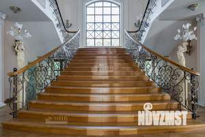 Дом 675м², 2-этажный, участок 18 сот.  