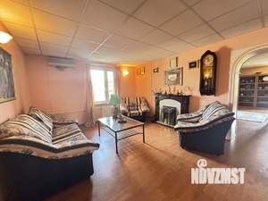 Дом 274м², 3-этажный, участок 16 сот.  